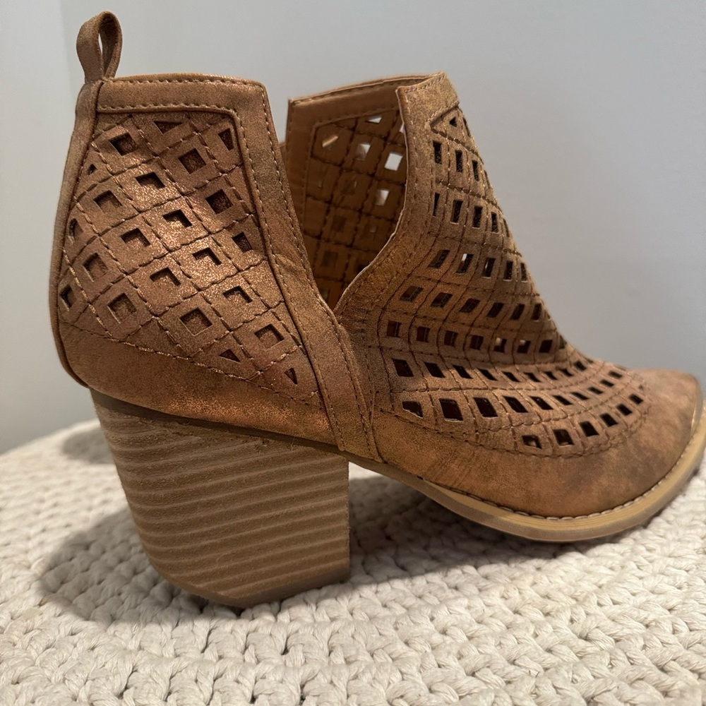 Open side booties - Picture 3 of 3